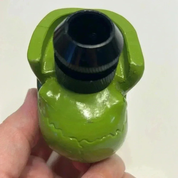 Universal green skull manual gear shifter knob - Picture 5 of 6